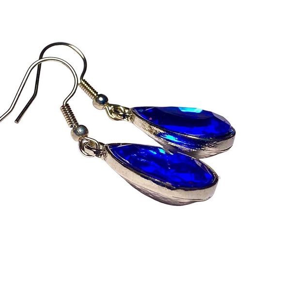 Deep Blue CZ Gemstones in 925 Silver-Plated Earrings - Picture 3 of 6